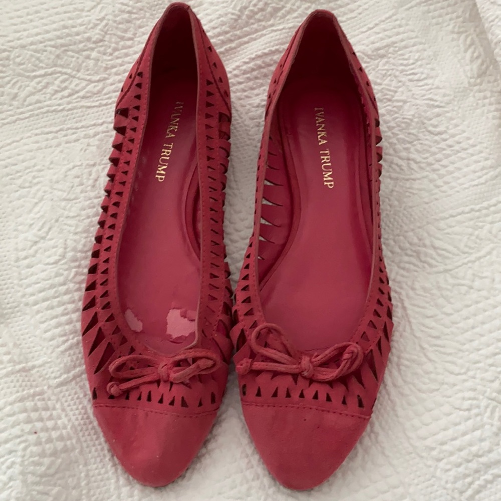 Ivanka Trump Pink Suede cutout flats